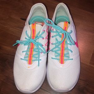 Women’s Nike shoes